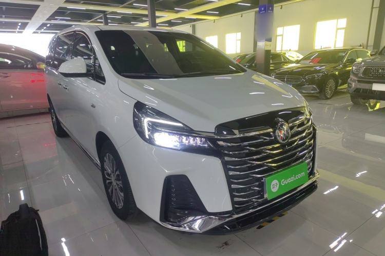 Used Buick GL8 2023 Facelifted Land Cruiser Executive Luxury Version
