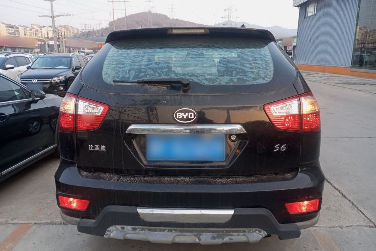 Used BYD S6 2014 2.0L Manual Luxury 5-Seater