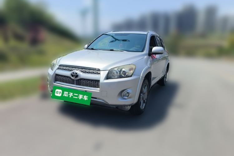 Used Toyota RAV4 2012 Luxurious 2.4L Automatic 4x4 with Stylish Features