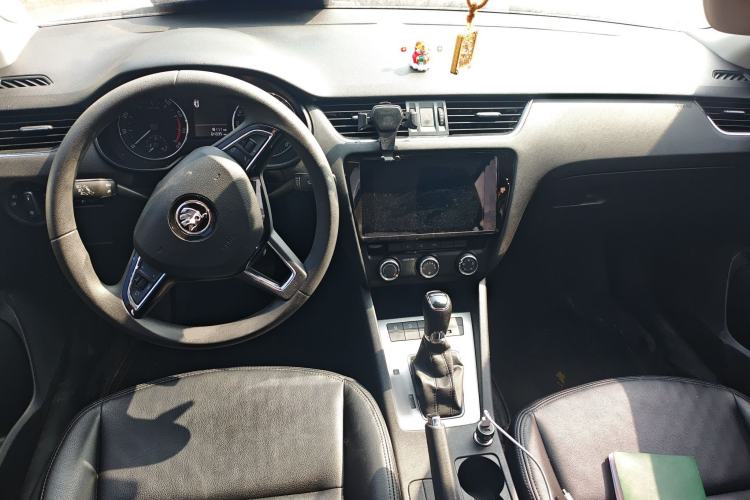 Used Skoda Octavia 2019 1.5L Automatic SmartDrive Comfort Edition China VI Standard
