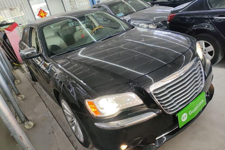 Used Chrysler 300C 2013 3.6L Luxury Edition