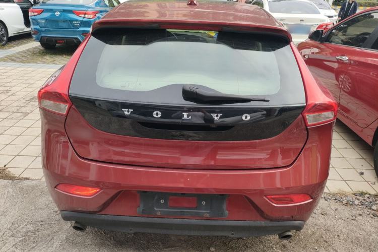 Used Volvo V40 2015 1.6T Zhiya Edition
