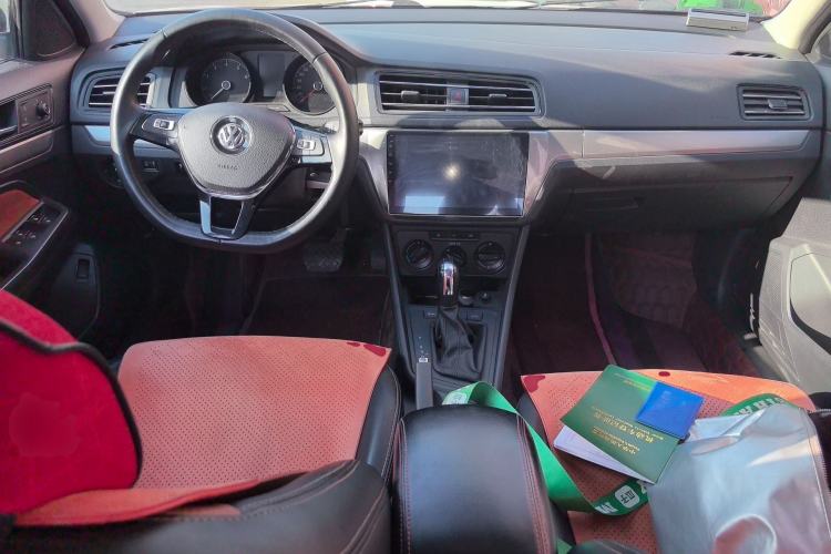 Used Volkswagen Lavida 2019 Lavida Start 1.5L Automatic Trendy Version China VI Standard Center Console