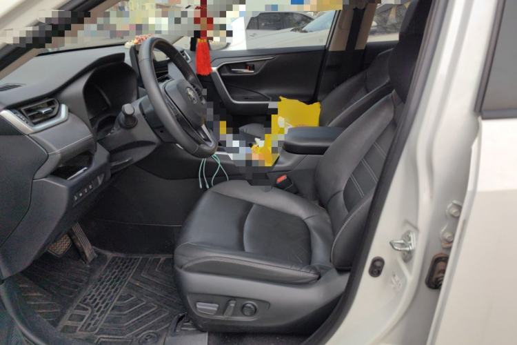 Used Toyota RAV4 2023 2.0L CVT Two-Wheel Drive Fashion Plus Edition Left Front Seat