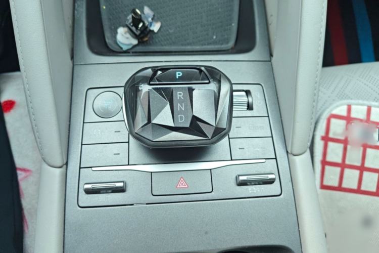 Used BYD Yuan UP 2024 401KM Leading Edition Gear Lever