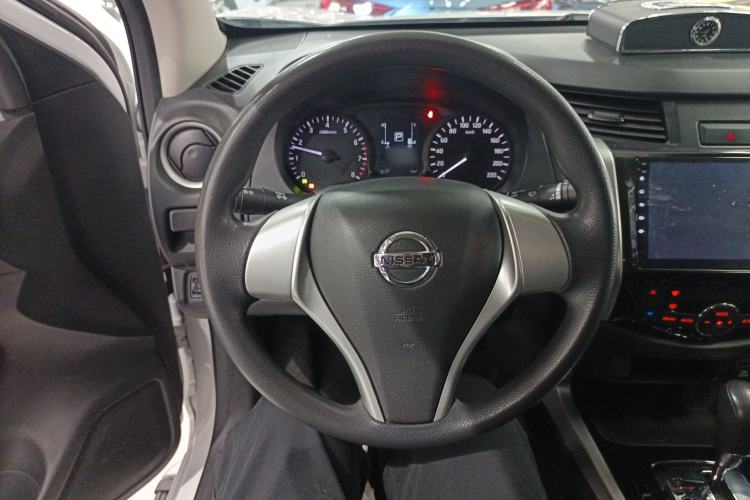 Used Nissan Navara 2017 2.5L Automatic 2WD Luxury Edition QR25
