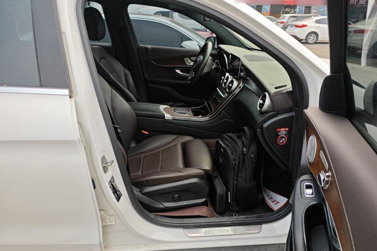 Used Mercedes-Benz GLC 2020 Facelift GLC 300 L 4MATIC Dynamic Edition
