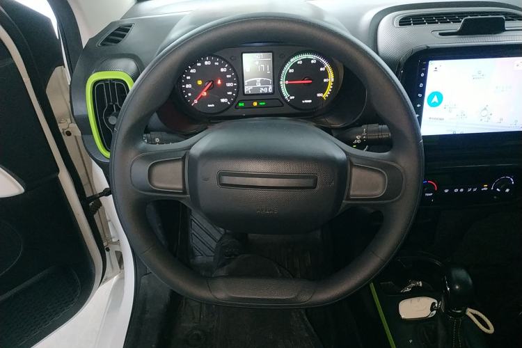 Used Roewe Clever 2021 302 km New Four-Seater Super-Efficient Version Steering Wheel