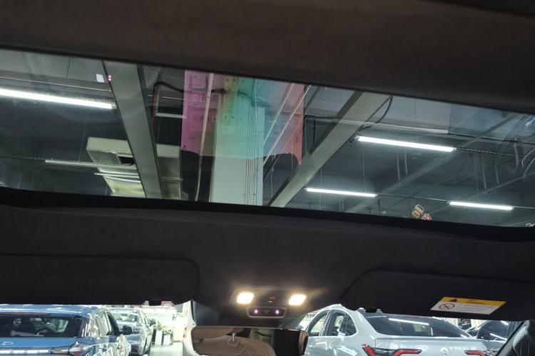 Used ONVO Luxeed L90 2025 Model—Max Six-Seater Version Headliner