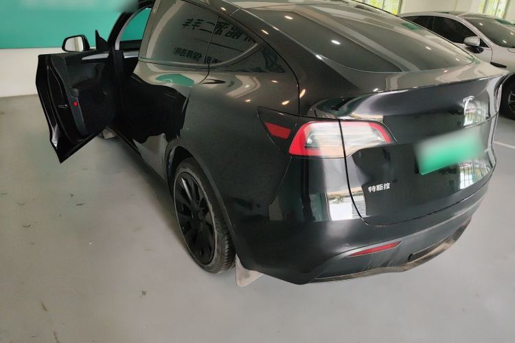 Used Tesla Model Y 2023 Long-Range All-Wheel-Drive Version