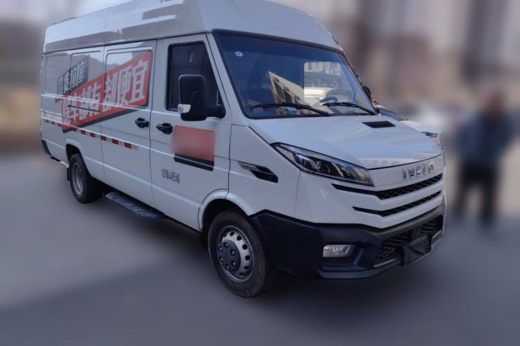 Used Iveco Daily 2025 2.5T V37 Van Transporter Green Lane Enhanced Version Mid-Chassis Mid-Roof Dual Tires
