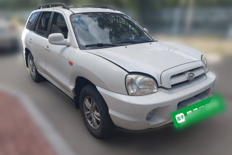 Used Huatai Santa Fe Classic 2012 2.0L Gasoline Manual Two-Wheel Drive with Sunroof

