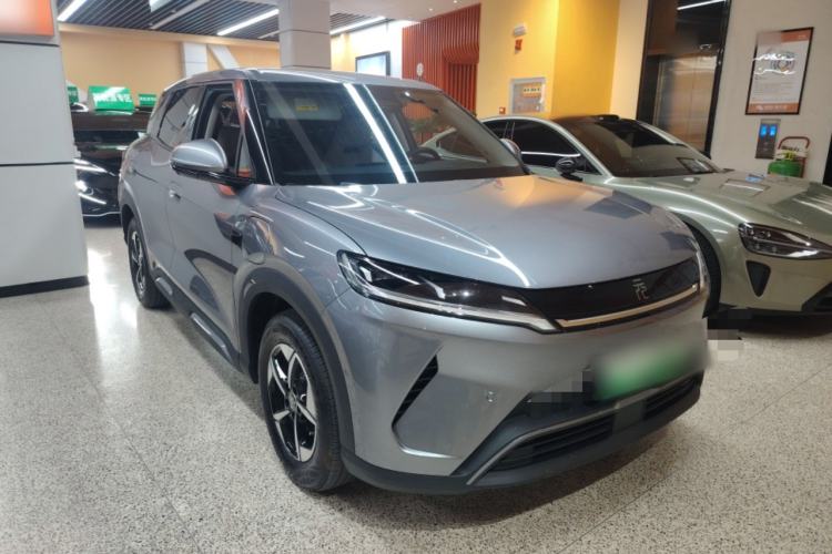 Used BYD Yuan UP 2025 Intelligent Driving Version 401 km Leading Edition Front Right 45 Deg