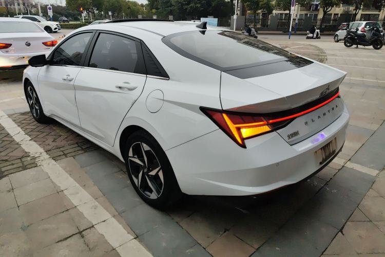 Used Hyundai Elantra 2021 1.5L CVT LUX Prestige Edition