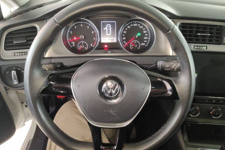 Used Volkswagen Golf 2016 1.6L Automatic Comfort Model
