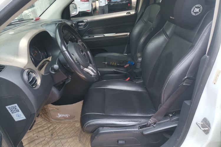 Used Jeep Compass 2014 2.4L four-wheel drive luxury version
