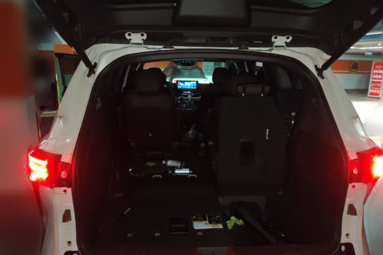 Used Toyota Granvia 2023 2.5L Hybrid Flagship VIP Edition Trunk