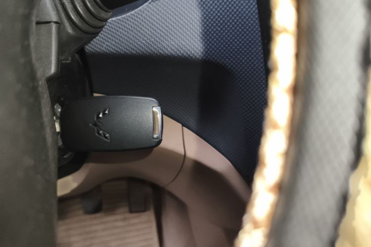 Used Wuling Hongguang 2014 1.5L S Comfort Model
