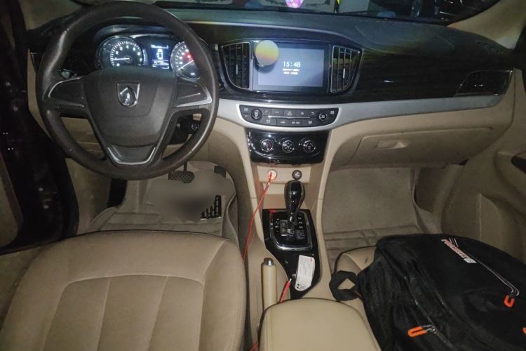 Used Baojun 730 2016 1.8L iAMT Comfort Version 7 Seats Center Console