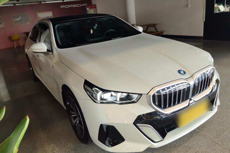 Used BMW i5 2024 eDrive 35L Luxury Model with M Sport Package