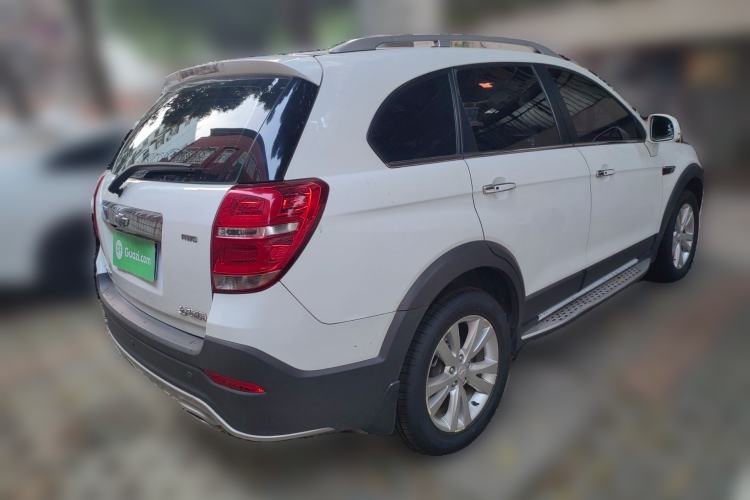 Used Chevrolet Captiva 2017 2.4L 4x4 Flagship Edition 7-Seater Rear Right 45 Deg