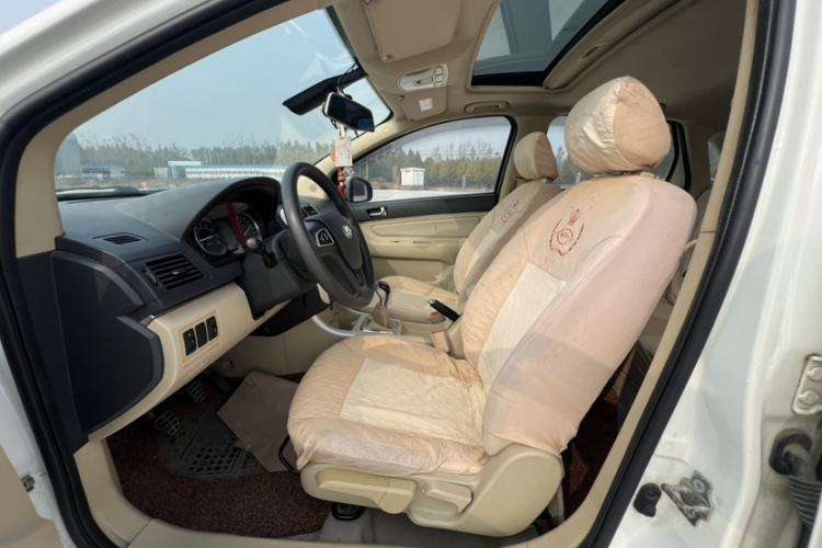 Used BAIC Senova D20 2015 Hatchback 1.5L Manual Leshang Version
