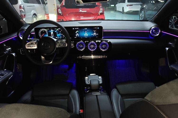 Used Mercedes-Benz A-Class 2020 Restyled A 200 L Sport Sedan Fashion Version
