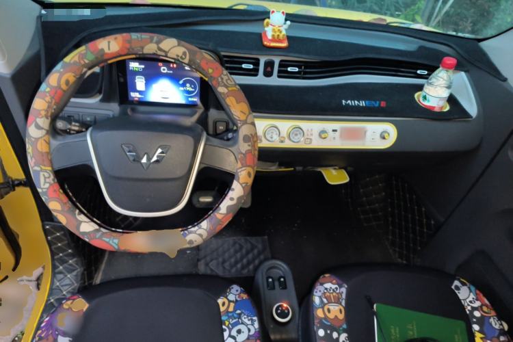 Used Wuling Hongguang MINIEV 2021 Macaron Premium Model – Lithium Iron Phosphate Center Console