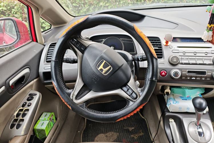 Used Honda Civic 2009 1.8L automatic luxury edition
