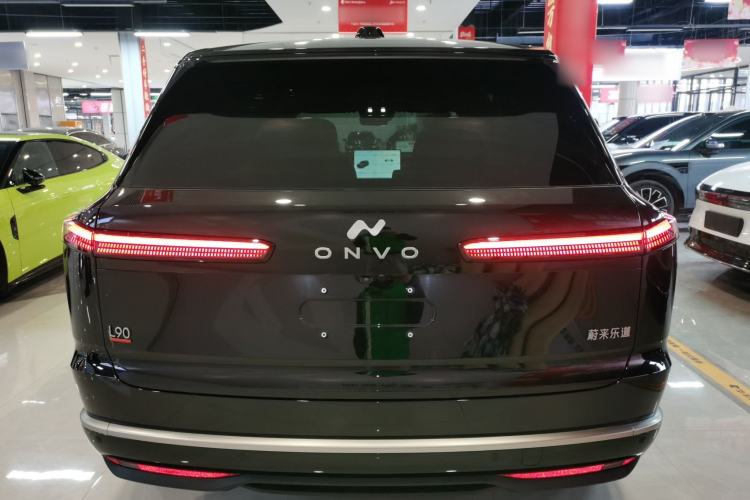 Used ONVO Luxeed L90 2025 Model—Ultra Six-Seater Version
