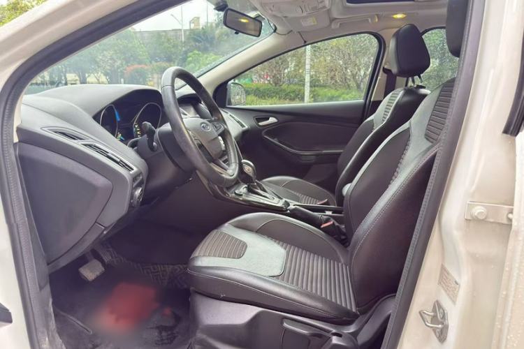 Used Ford Focus 2017 Sedan 1.6L Automatic Fashion Edition Smart Drive Version
