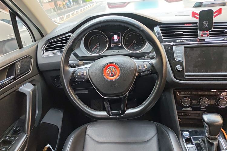 Used Volkswagen Tiguan L 2017 330TSI Automatic Two-Wheel Drive Luxury Edition Steering Wheel