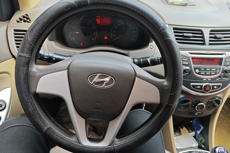 Used Hyundai Verna (older generation) 2010 Sedan 1.4L Manual Comfort GS Steering Wheel