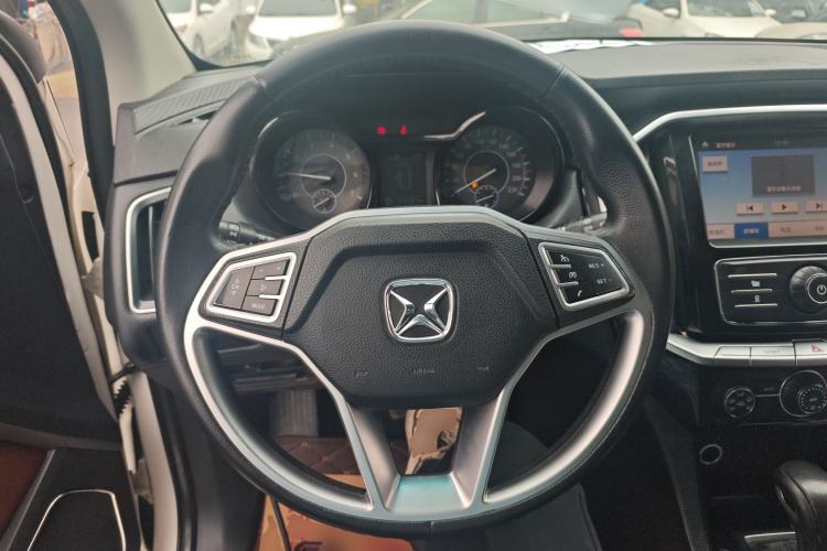 Used JMC Yusheng S350 2016 2.0T Automatic Two-Wheel Drive Gasoline Luxury Edition 5 Seats Steering Wheel