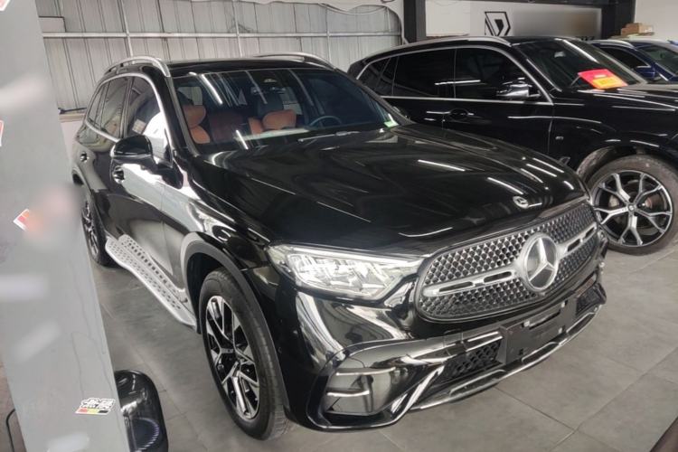 Used Mercedes-Benz GLC 2024 GLC 260 L 4MATIC Dynamic Edition 5-seater Front Right 45 Deg