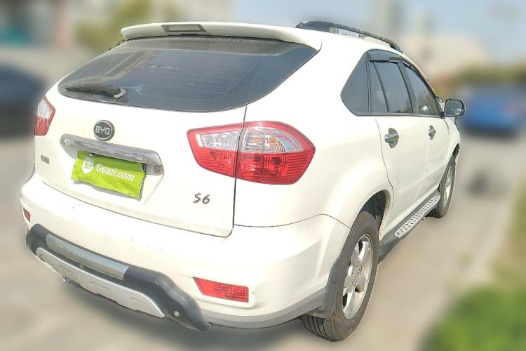 Used BYD S6 2014 2.0L Manual Luxury 5-Seater Rear Right 45 Deg