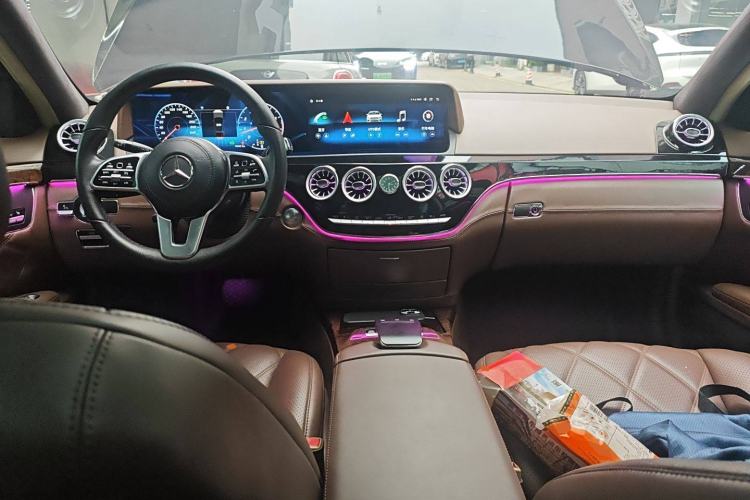 Used Mercedes-Benz S-Class 2010 S 400 L HYBRID Center Console