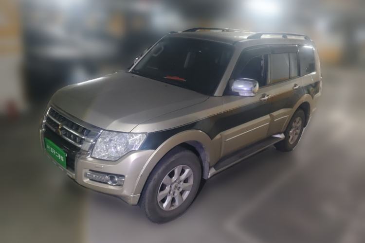 Used Mitsubishi Pajero 2015 3.0L Automatic Elite Plus Version China V Standard