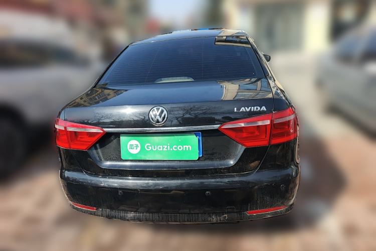 Used Volkswagen Lavida 2013 Restyled Classic 1.6L Manual Comfort Edition
