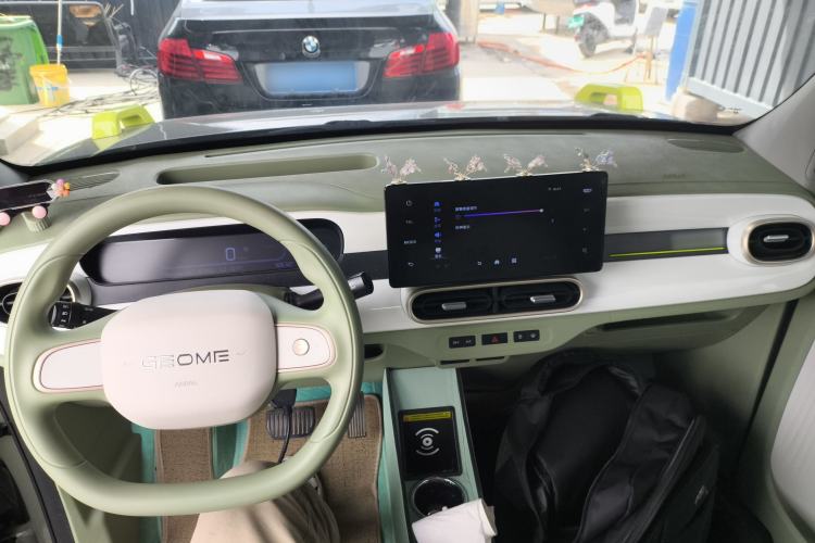 Used Geely Galaxy Panda 2025 210km Panda Rider Center Console