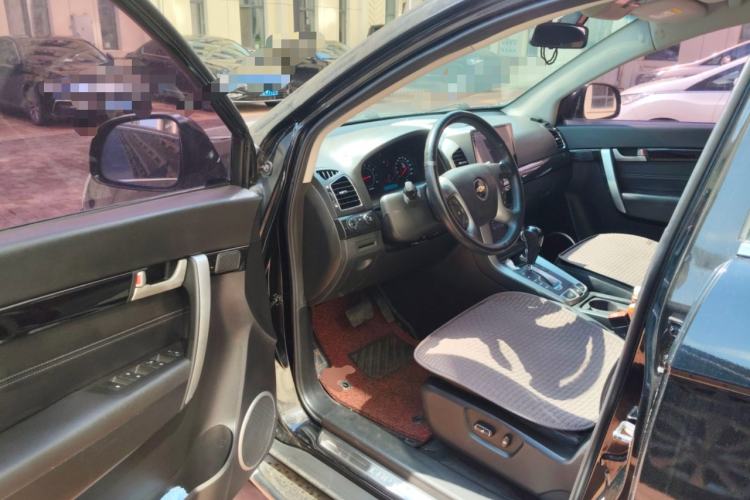 Used Chevrolet Captiva 2014 2.4L 4x4 Flagship Edition 7 Seats
