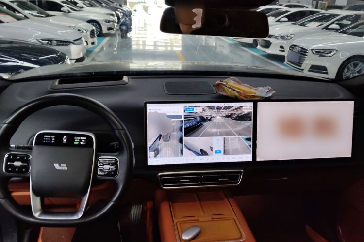 Used Li Auto L8 2023 Pro Model Center Console