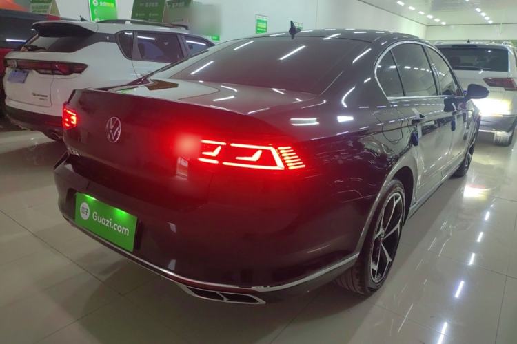 Used Volkswagen Magotan 2023 2 Million Units Limited Edition 330TSI DSG Leading Version
