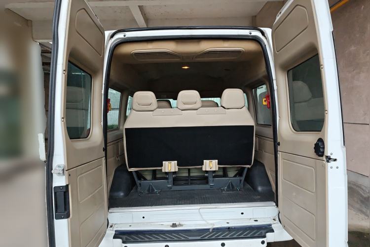 Used Ford Transit Custom 2019 2.2T Standard Version Short Wheelbase Mid-Roof 7-Seater China VI compliant Trunk