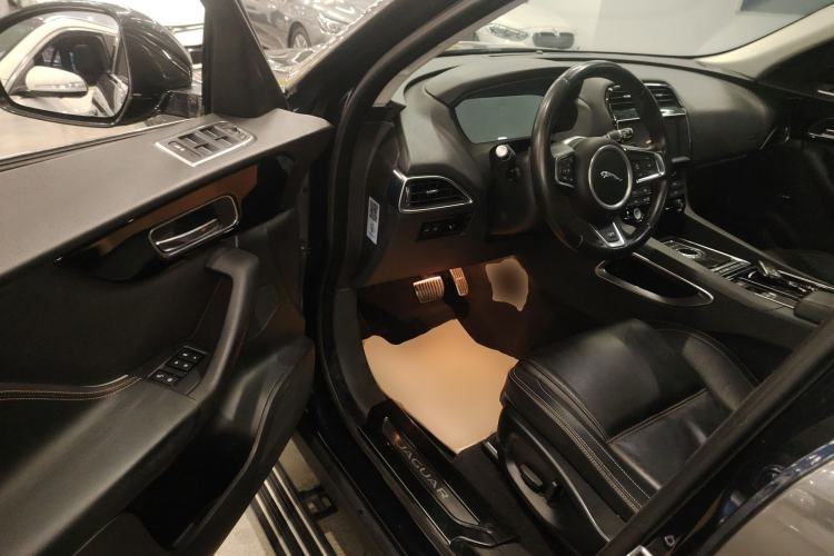 Used Jaguar F-PACE 2018 2.0T Four-Wheel Drive Urban Luxury Edition
