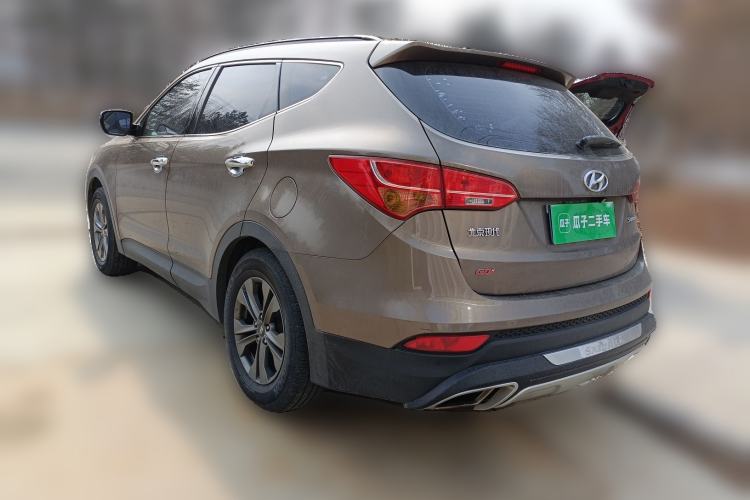 Used Hyundai Santa Fe 2013 2.4L Automatic Two-Wheel Drive Smart Version