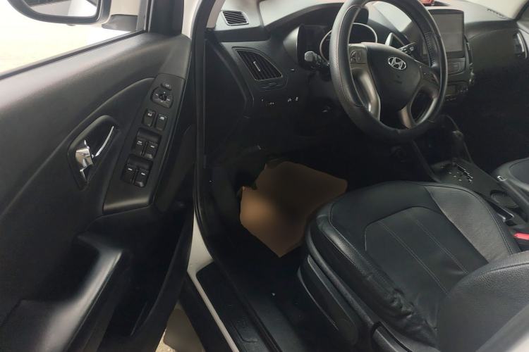 Used Hyundai ix35 2015 2.0L Automatic 2WD Smart Type China IV
