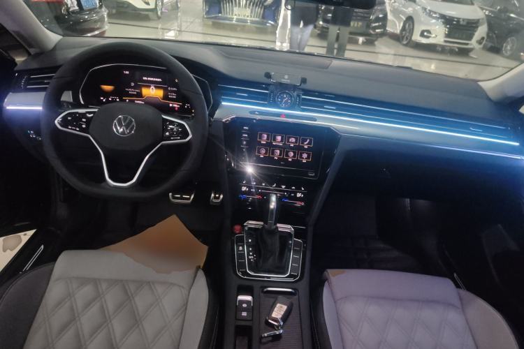 Used Volkswagen Magotan 2023 2 Million Units Limited Edition 330TSI DSG Leading Version Center Console
