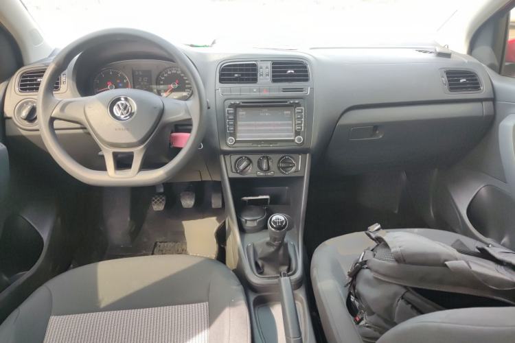 Used Volkswagen Polo 2014 1.4L Manual Fashion Edition Center Console