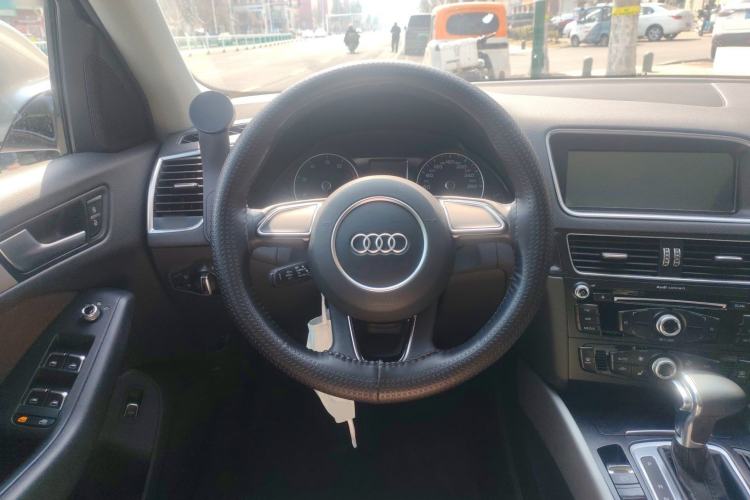 Used Audi Q5 2017 Plus 40 TFSI Ambition Model